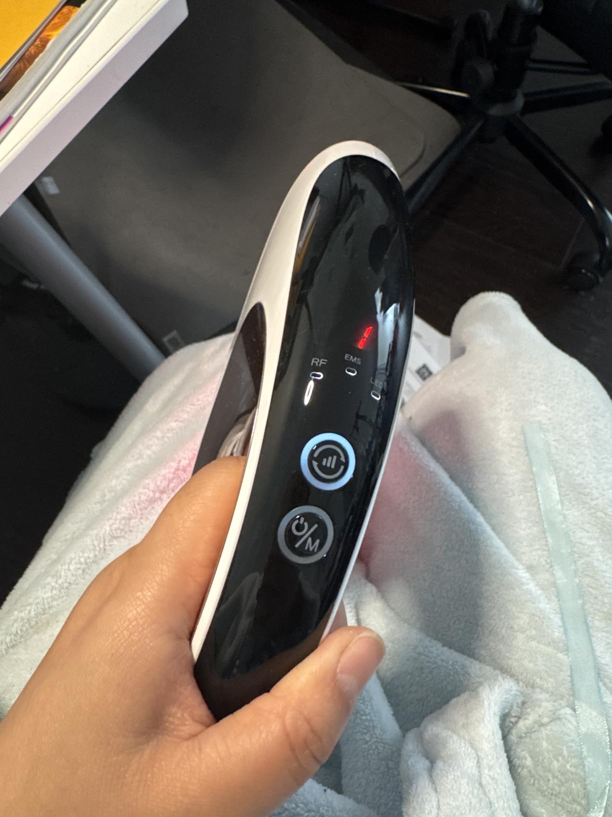 Cellulite Body Device Woman Man Radio Frequency for Woman Man Massage, Temporary Reduction in The Appearance of Cellulite (White) customer photo 1