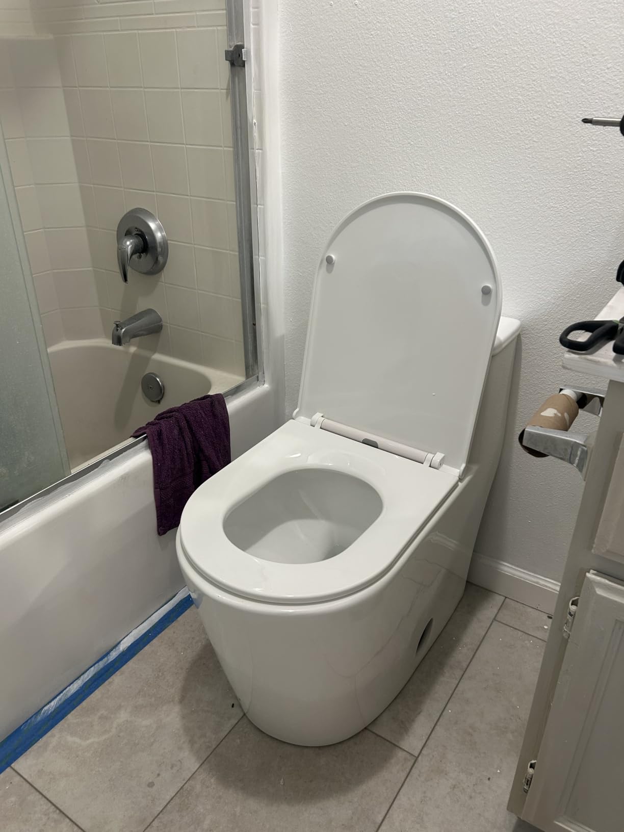 Elongated One Piece Toilet with 17