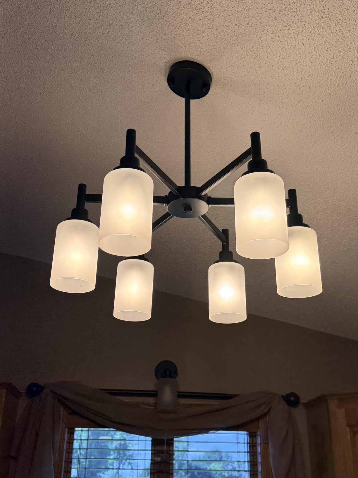 Black Chandelier, 6 Light Farmhouse Chandeliers for Dining Room Light Fixtures Over Table, Industrial Hanging Lighting with Clear Glass Shade for Living Room Kitchen Island Bathroom Entryway Bedroom customer photo 1