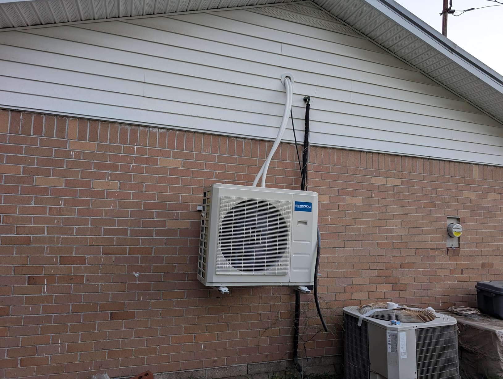 MRCOOL 18000 BTU 115V Ductless Inverter Mini Split Air Conditioner & Heat Pump System, 5th Gen DIY - Wall-Mounted AC Unit w/ Heating and Cooling for Home, Office & Commercial Space customer photo 1