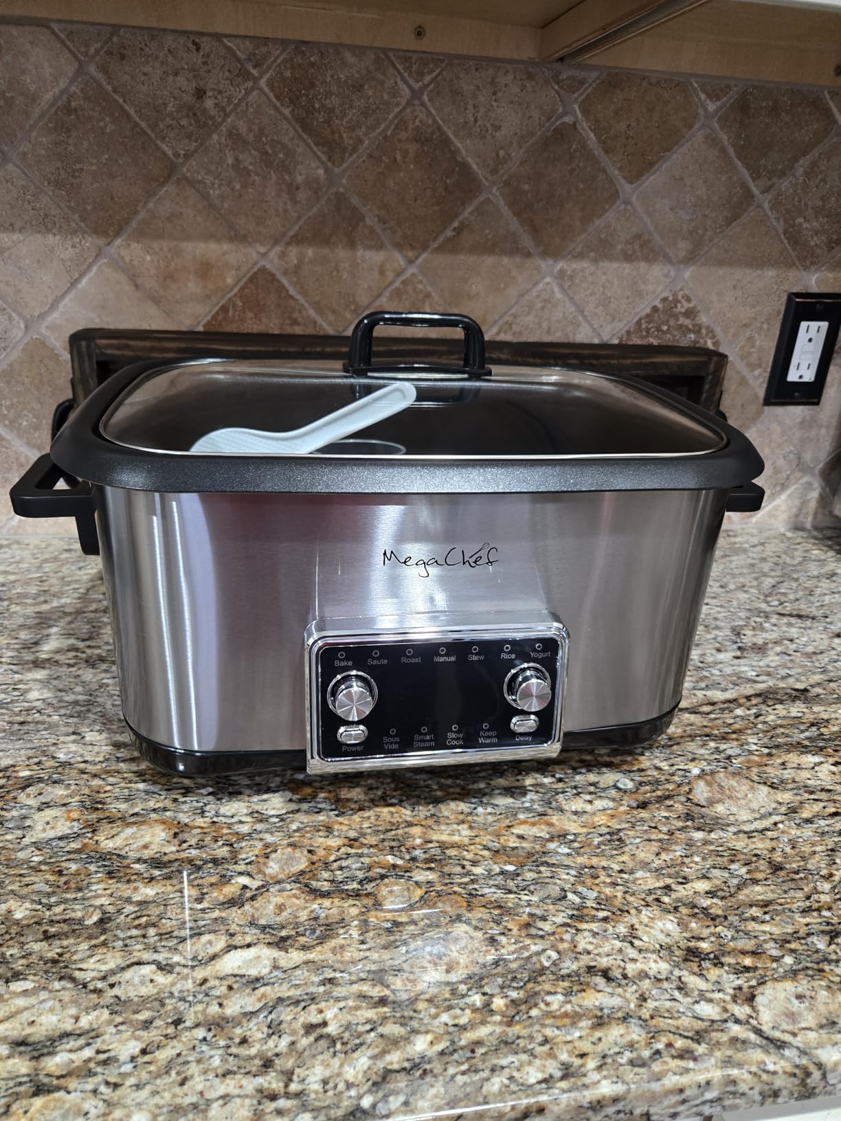 MegaChef Deluxe 8 Quart 12-in-1 Programmable Multi Cooker with Sous Vide and Multi-Functions, Digital Display, Adjustable Temperature & Time, Removable Pot, Tempered Glass Lid customer photo 1