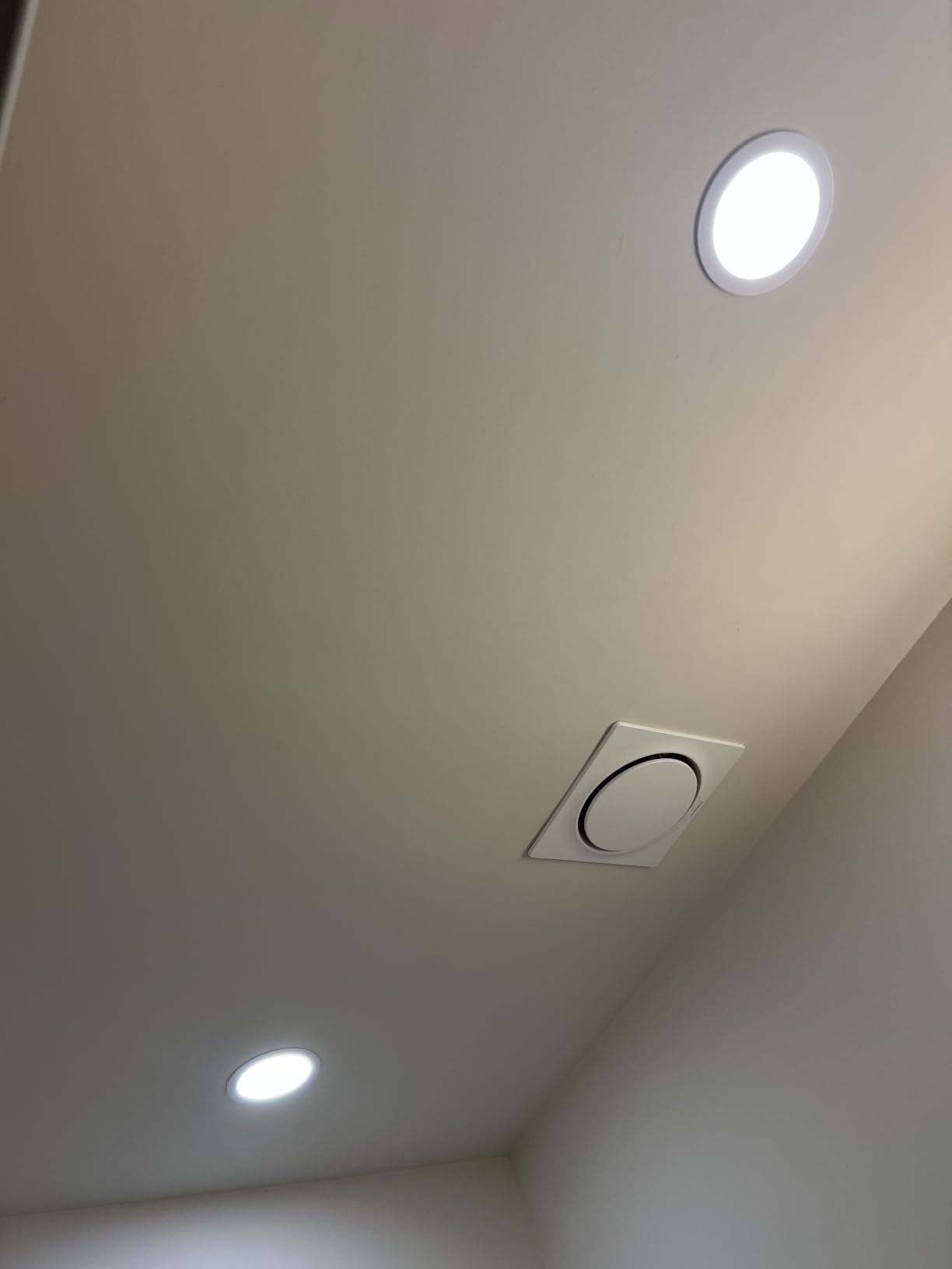 VIVOHOME EC Motor Bathroom Exhaust Fan with Humidity Sensor, 160-110-50CFM, Energy-Saving AutoFlow, 10.2-inch Ceiling Retrofit Bath Fan, No Attic Access Needed customer photo 1