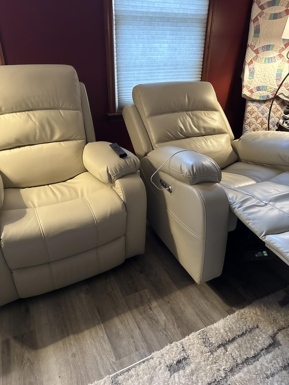EONIX Power Zero Wall Hugger Power Recliner Chair for Small Space RV Living Room,Power Recliner with Massage and Heat, USB & USB-C Charging Ports, SXXY003992, Saddle Brown customer photo 2