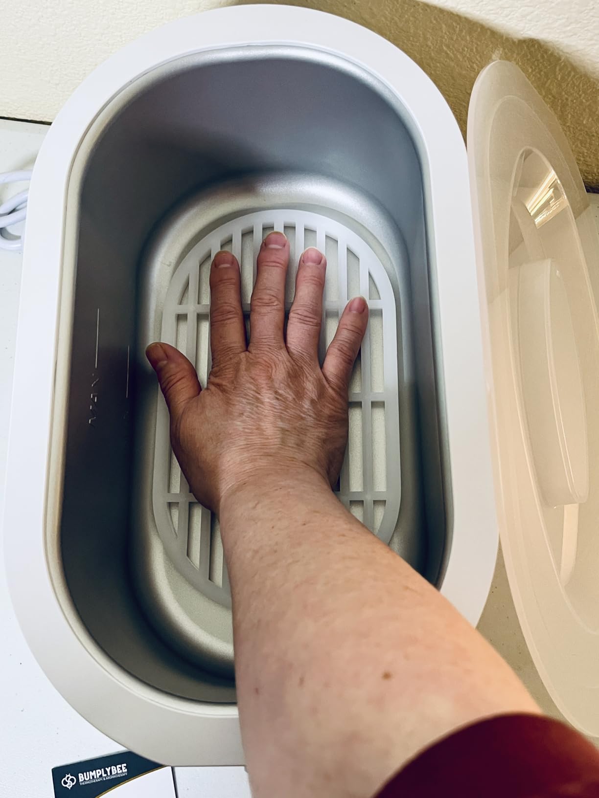 BUMPLYBEE 7000ml Paraffin Wax Machine for Hand and Feet-White Hand Wax Paraffin Machine for Hands with 10pcs Aloe Vera Paraffin Bath Refills,Ideal Gifts for Women customer photo 1