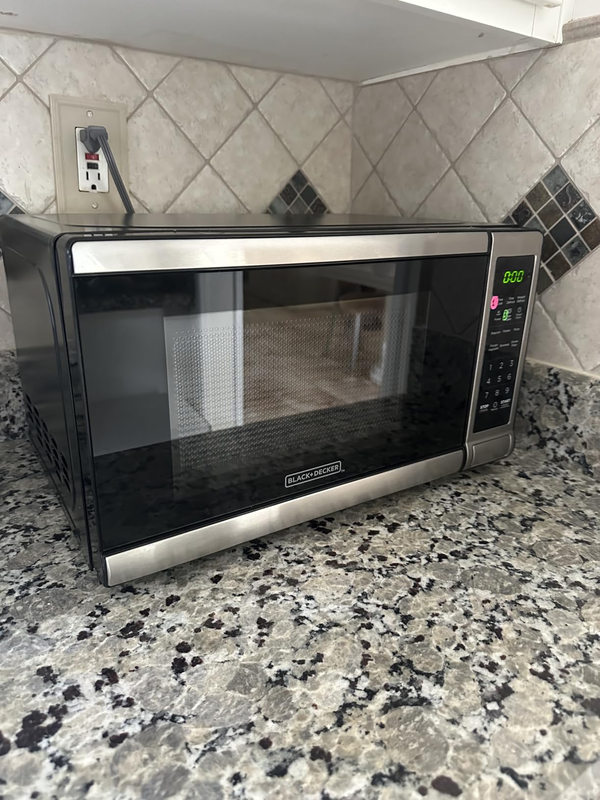 BLACK+DECKER Over the Range Microwave Oven with Air Fryer, Convection, and Bake Modes, 1.5 cu.ft., Stainless Steel, 900 Watts, EC942K6CE-SS customer photo 1