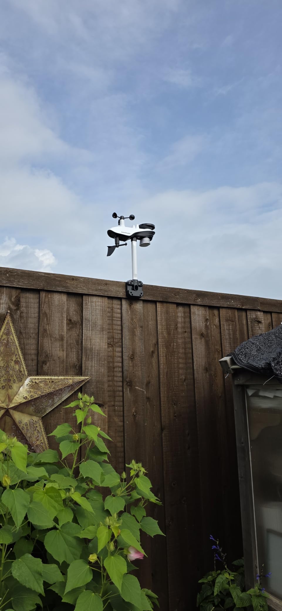 Sainlogic Smart WiFi Weather Station, Wireless Indoor Outdoor Weather Station with 24/7 Weather Forecast, Wind Speed, Rain Gauge, Alerts & 2-Year Data Export customer photo 2