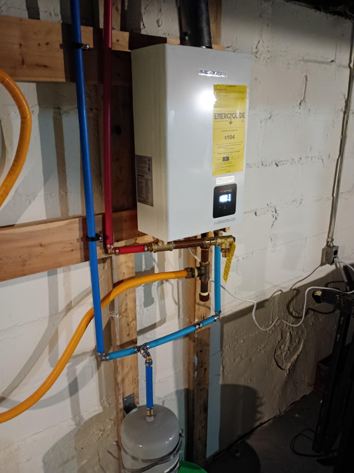199,000 BTU Natural Gas Tankless Water Heater, Max 10.3 GPM, Indoor | WiFi&APP Control Non-Condensing 5-7 outlets points ±1°F Temperature Stability for Large Families Residential Whole House customer photo 1
