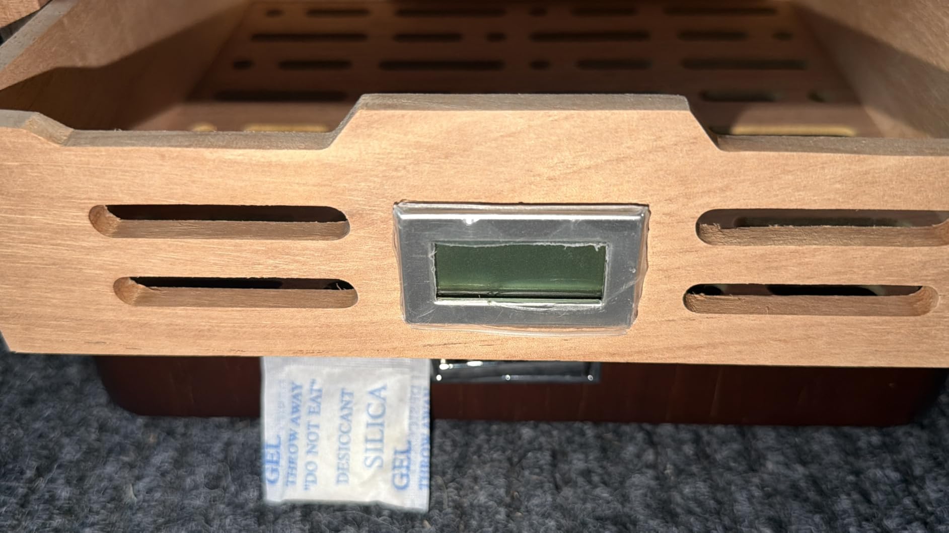 XIFEI Cigar Humidor Cabinet, Glass Top Humidors with Adjustable LED Lighting, Acrylic & Glass Tube, Digital Hygrometer, 2 Humidifiers, Cedar Wood Humidor with Accessory Drawer customer photo 2