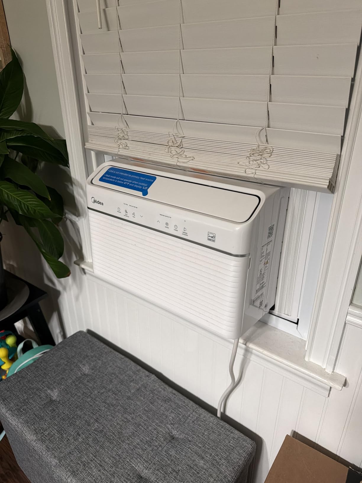Midea Inverter Window Air Conditioner with Heat - Quiet Window AC Unit and Heat Combo with Dehumidifier - Cools up to 550 Sq. Ft. - Energy Star Rated, Smart Control, Remote, 12,000 BTU customer photo 2