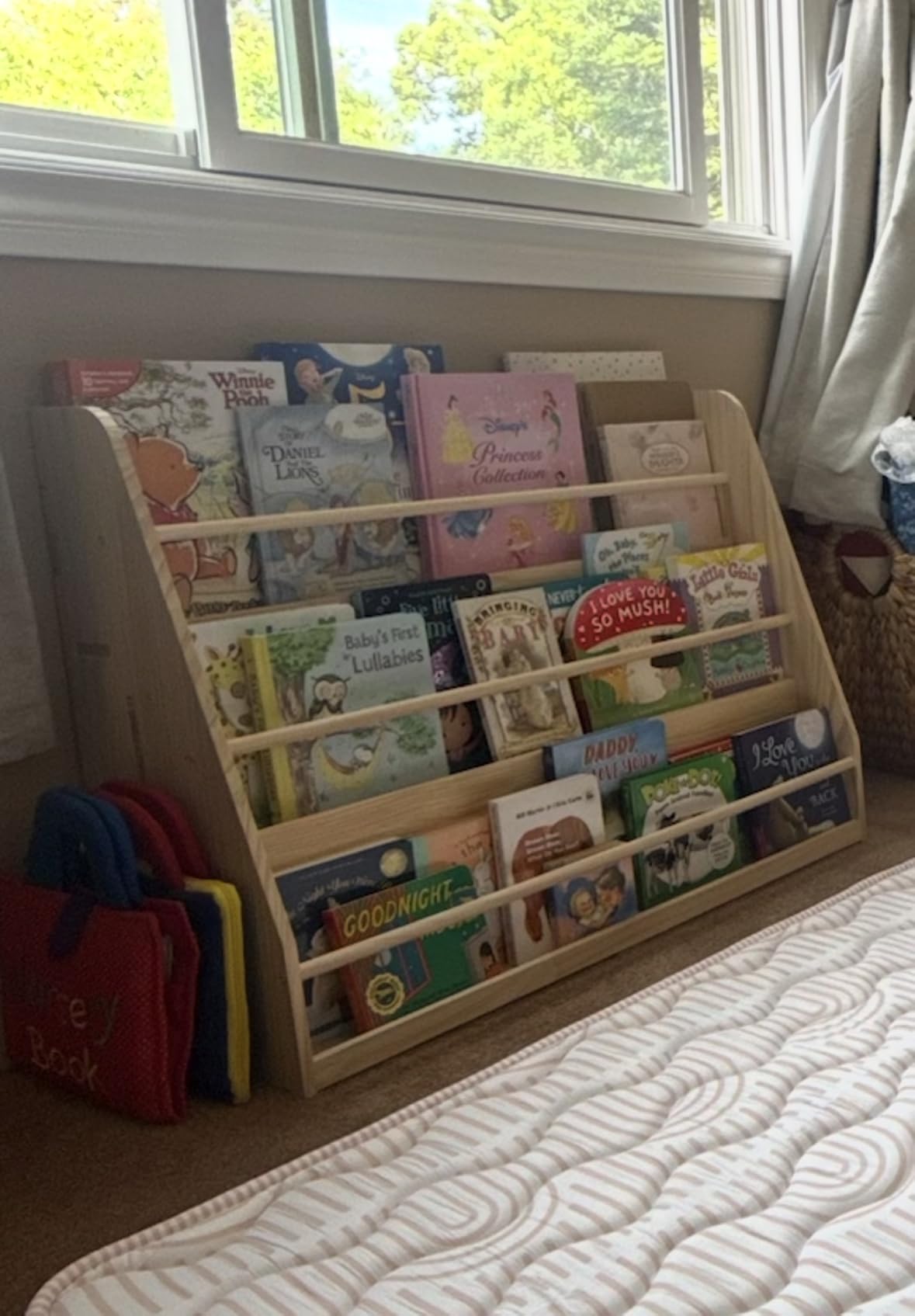 XiaZ Kids Bookshelf, 3-Tier Wooden Montessori Display for Toddlers | Solid Pine Wood, Stable Trapezoid Base, Rounded Corners, Front Display, Compact, Holds 40-60 Books, Easy 20-min Assembly customer photo 1