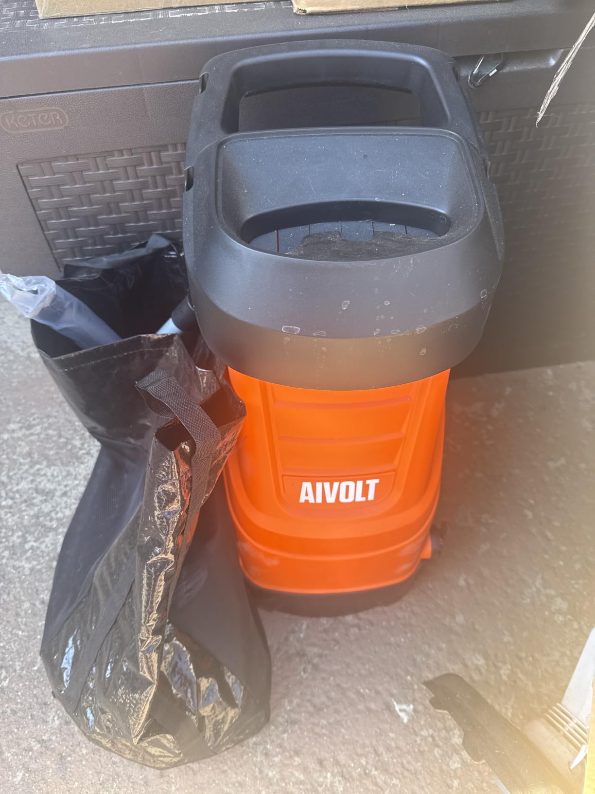 AIVOLT Electric Wood Chipper, 15-Amp Chipper Shredder, 1.8