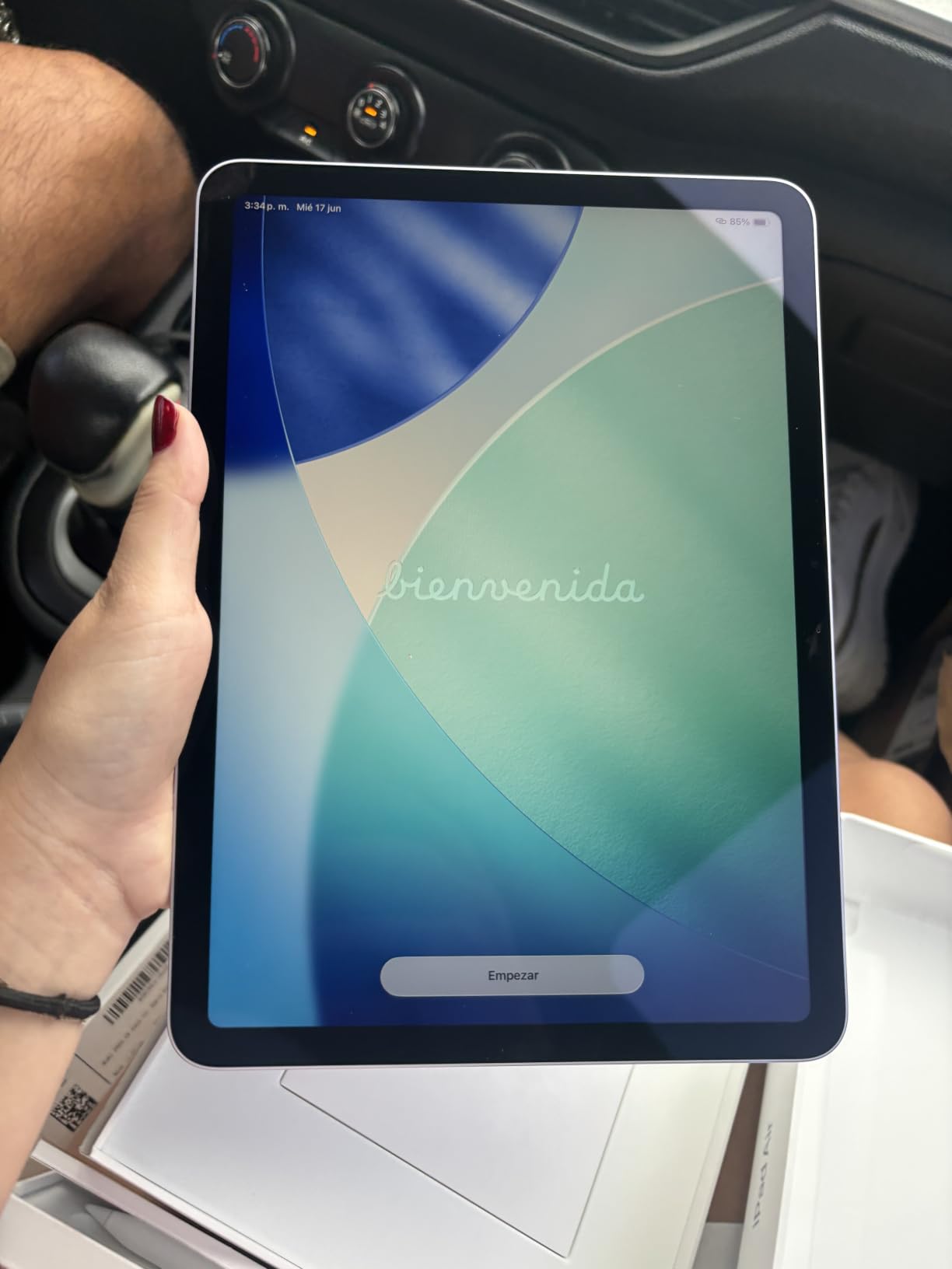 Apple iPad Air 11-inch (M4): Liquid Retina Display, 256GB, 12MP Front/Back Camera, Wi-Fi 7 with Apple N1, Touch ID, All-Day Battery Life - Space Gray customer photo 2