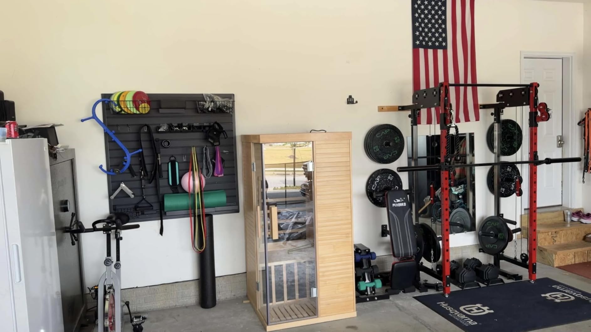 Wood Infrared Home Sauna Room, 1 Person Traditional Indoor Saunas, Canadian Hemlock Dry Sauna Spa for Low EMF with Tempered Glass Door, Bluetooth Speakers and Control Panel, 32.6 x 27.5 x 59.5 Inch customer photo 1
