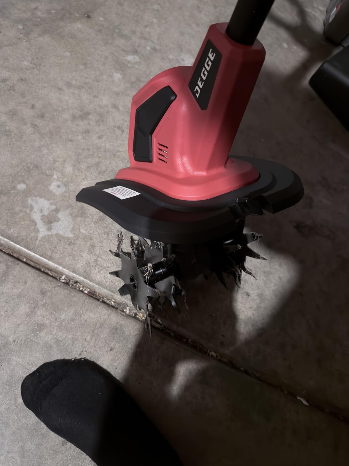 DEGGE Tiller, Cordless Tiller Cultivator with 48 Steel Tines, 9 inch Tilling Width and 6.7 inch Depth, 2 x 3.0Ah 21V Batteries & Charger, Gardening Tools for Lawn/Gardening/Soil Cultivation customer photo 2