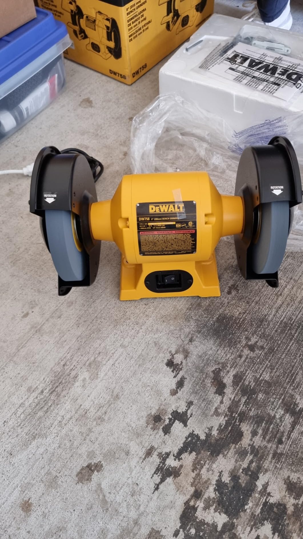 DEWALT DW758 8-Inch Bench Grinder customer photo 2