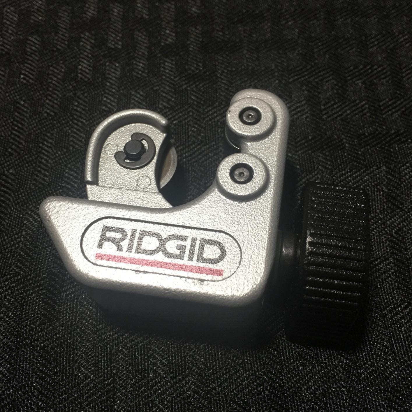Ridgid 40617 Model 101 Close Quarters Tubing Cutter, 1/4-inch to 1-1/8-inch customer photo 1