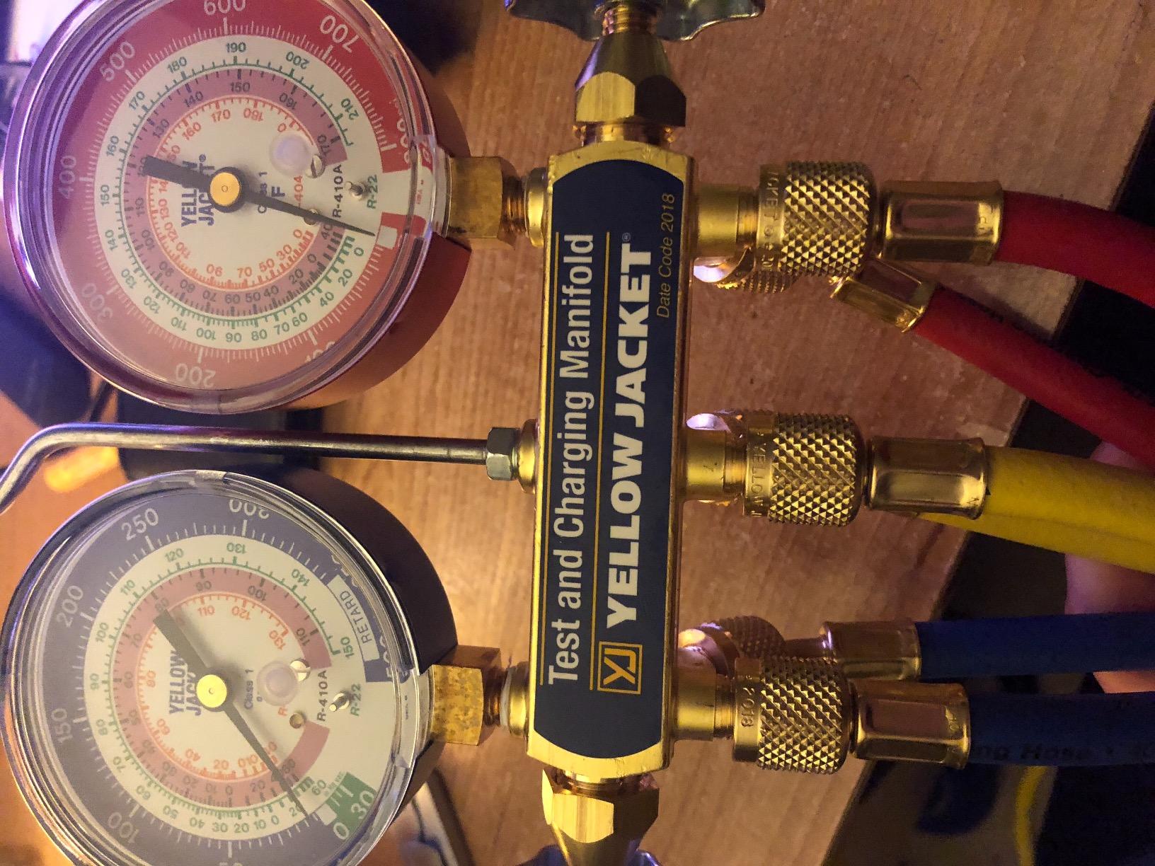 Yellow Jacket Mechanical Manifold Gauge Set, 2 Valve, 3 Hoses, Vacuum Port Size 1/4 in 42004-1 Each customer photo 1