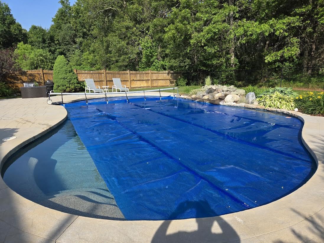 Blue Wave 16x32-ft Rectangle Solar Pool Cover 12-Mil Blue - Solar Cover for Above Ground Pool & Inground Pool, Thermal Bubble Blanket for Heat Retention & Reduced Evaporation customer photo 2