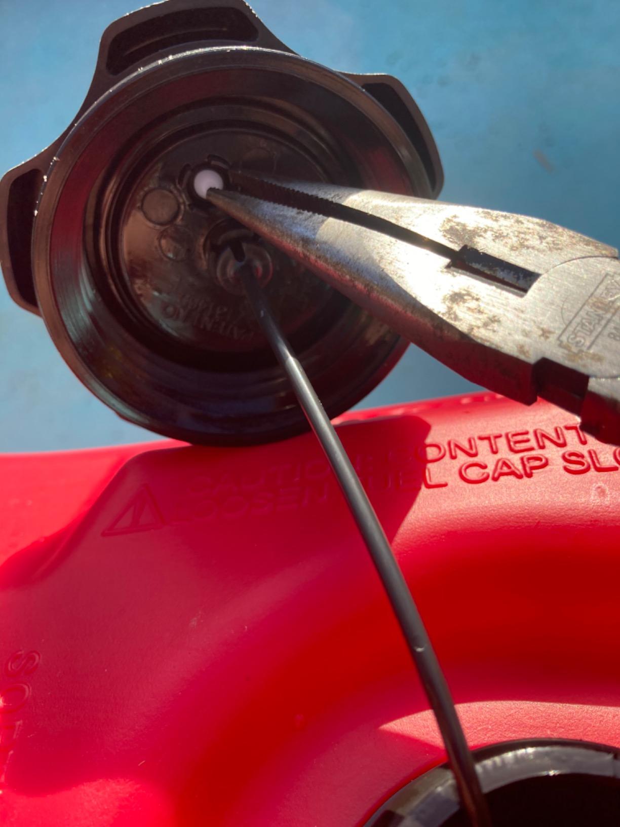 Attwood EPA and CARB Certified 6-Gallon Portable Marine Boat Fuel Tank customer photo 1