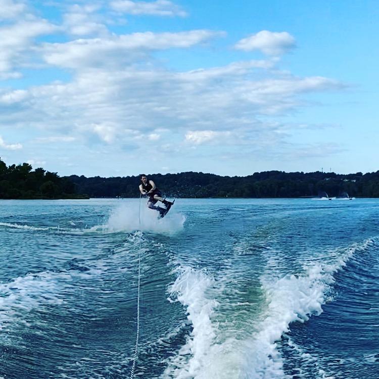 Full Throttle Aqua Extreme Wakeboard Kit (Black/Blue, 55.1 x 21.6-Inch/ 140cm x 42cm) customer photo 1
