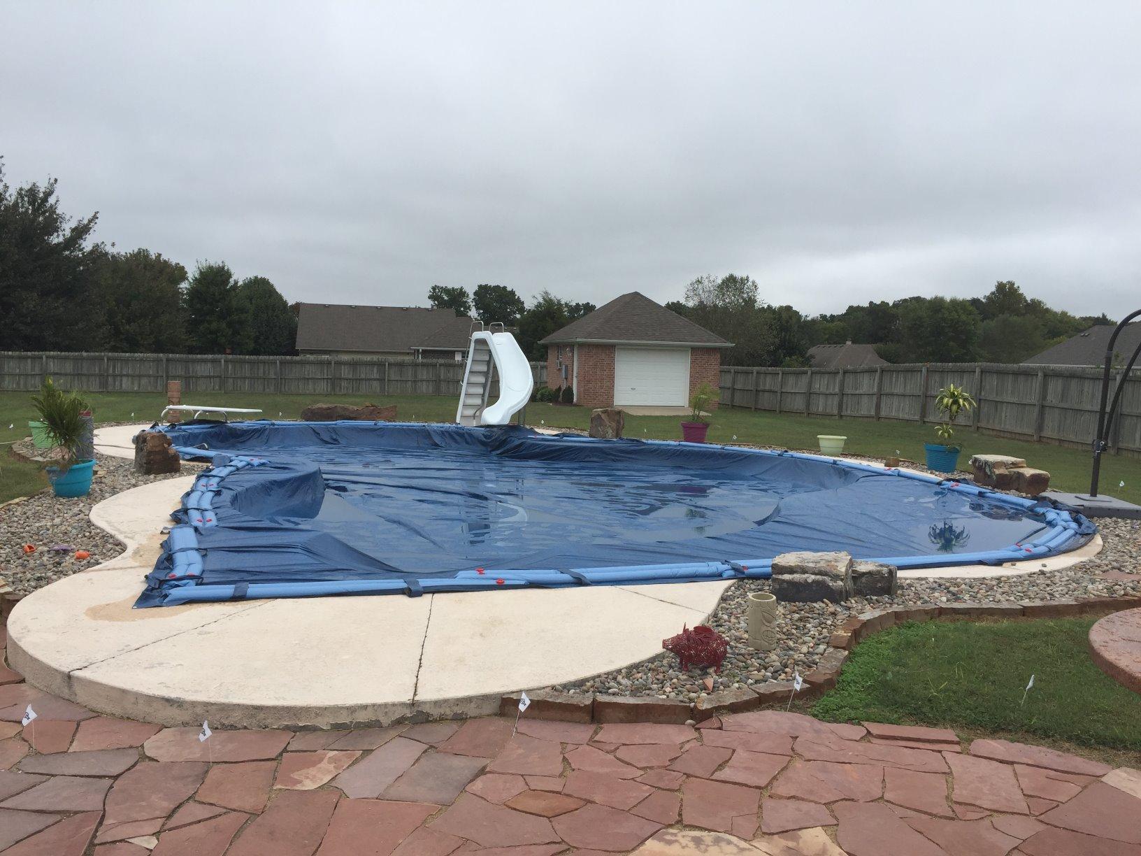 Robelle 20 x 40 ft Heavy Duty Super Winter Pool Cover for Inground Pools | Blue Pool Cover, 5 ft Overlap (25 x 45ft Cover Size), Solid 8 x 8 Scrim, 2.36 oz/yd2, 10-Year Warranty, Style: 352040R customer photo 1