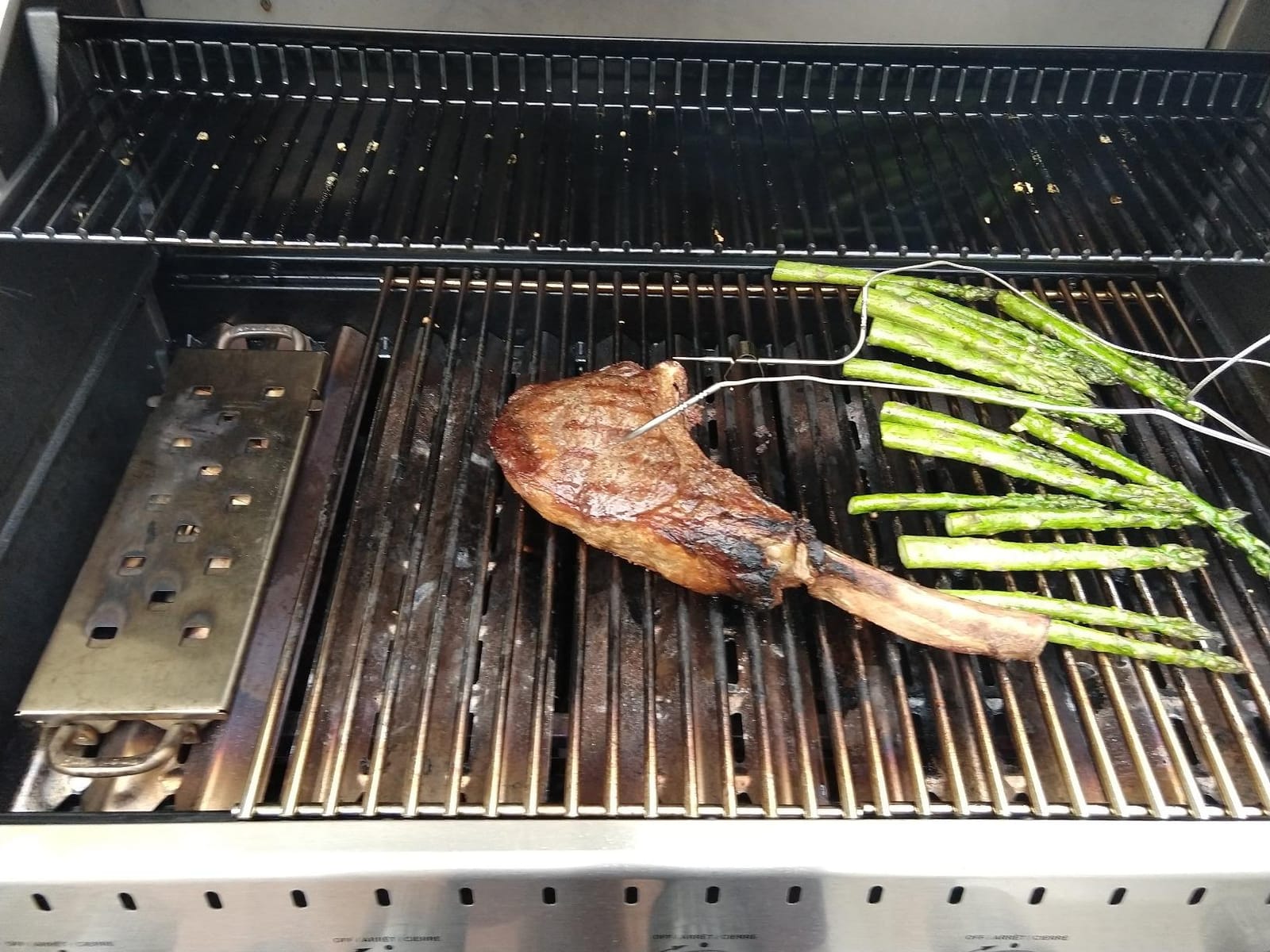 Broil King 60190 Premium Smoker Box, Stainless Steel customer photo 2
