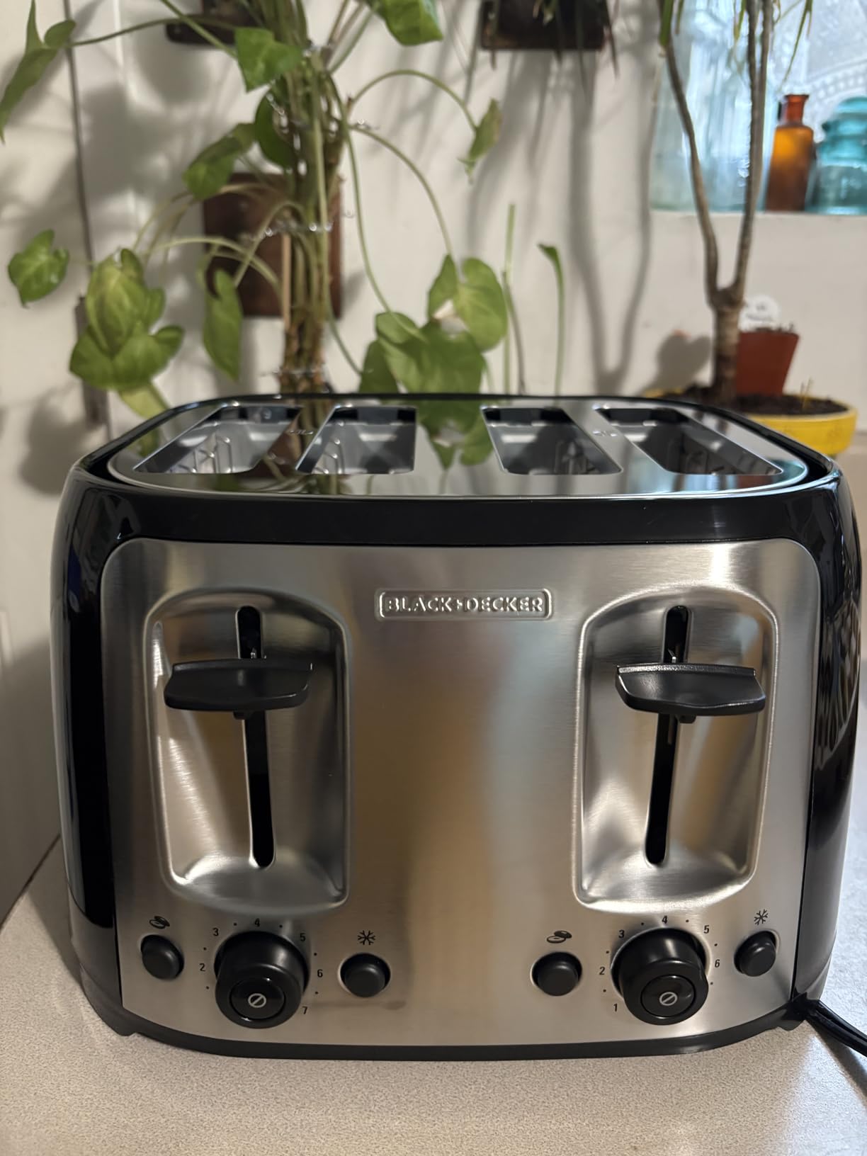 BLACK+DECKER 4-Slice Toaster with Extra-Wide Slots customer photo 2