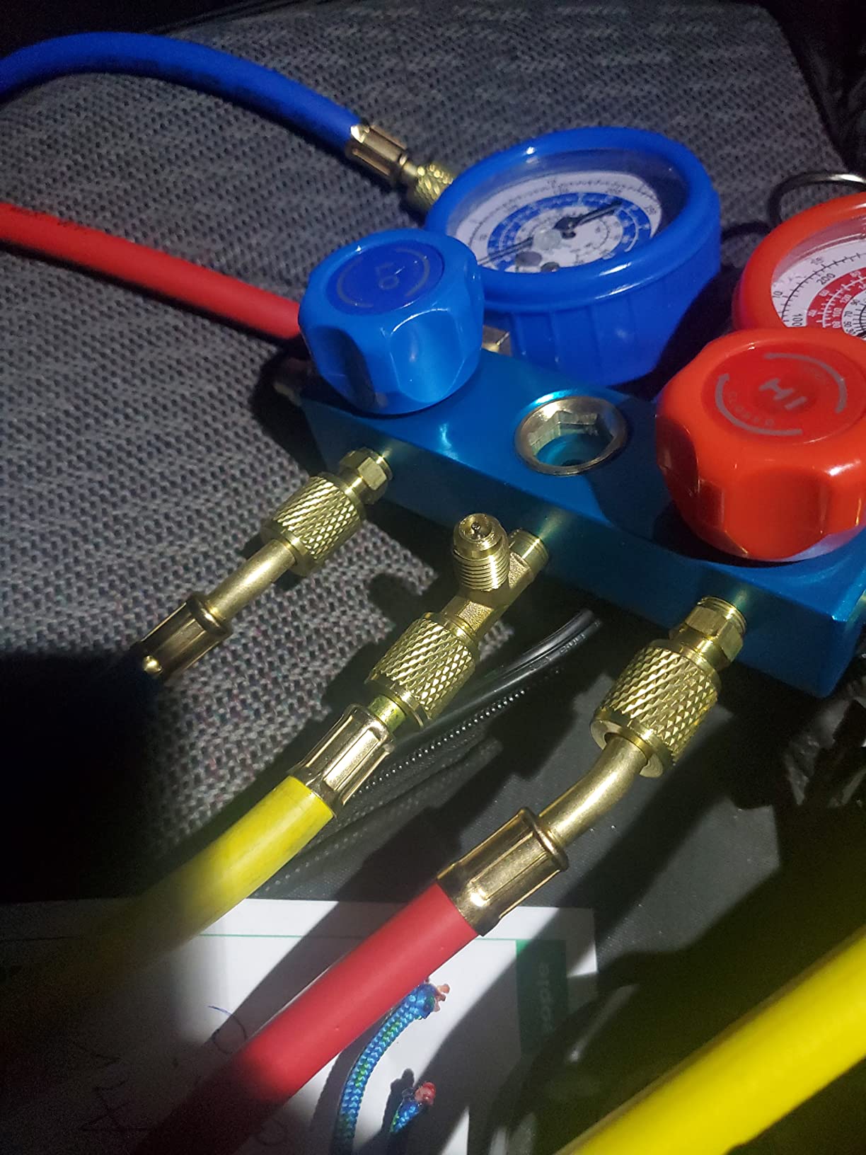XtremepowerUS 3CFM 1/4HP Vacuum Pump HVAC R134a, R12, R22, R410a, A/C Refrigeration R134 Can Tap Adapter, R134 Quick Connector AC Manifold Gauge Air Conditioner Oil Bottle w/Bag customer photo 1