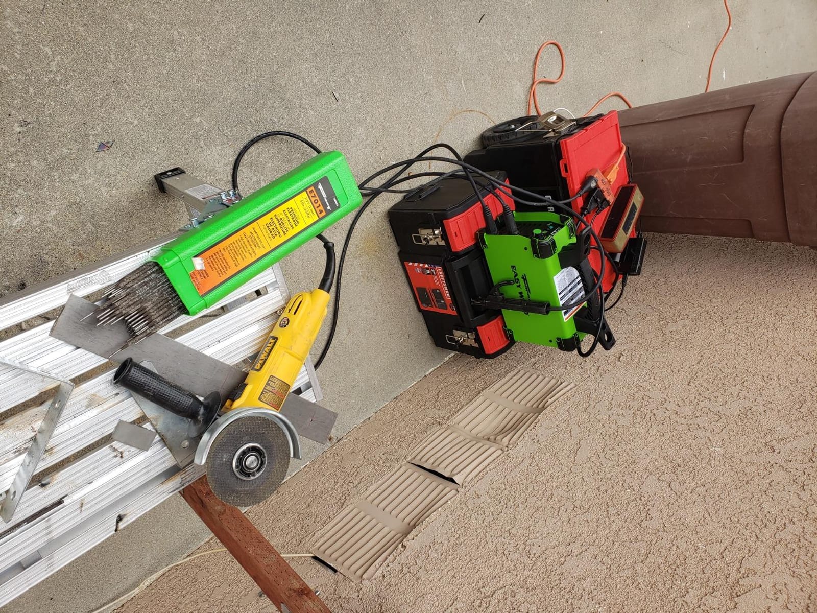 Forney 298 Easy Weld 100ST 90 Amp Welder - 120-Volt Stick and TIG Capabilities customer photo 2