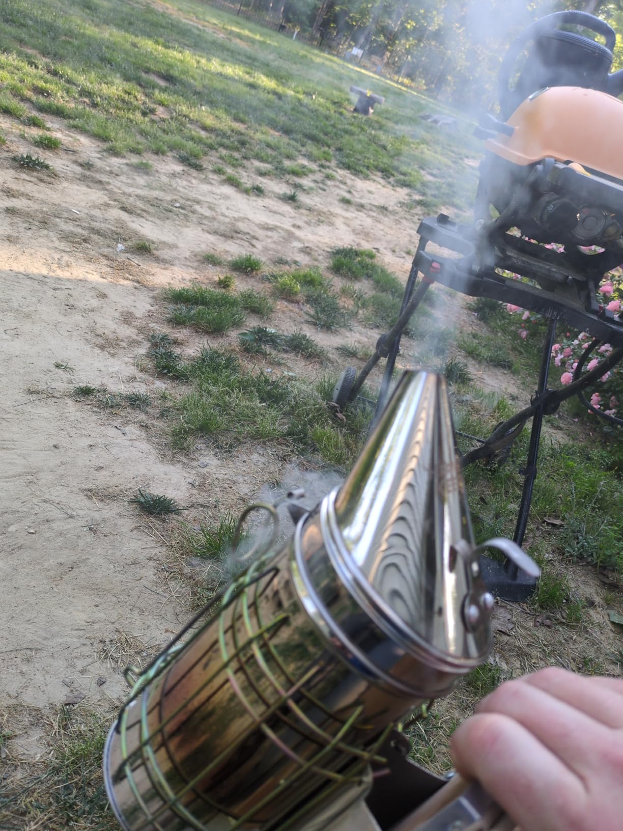 Honey Keeper Bee Hive Smoker Stainless Steel with Heat Shield Beekeeping Beehive Equipment customer photo 2
