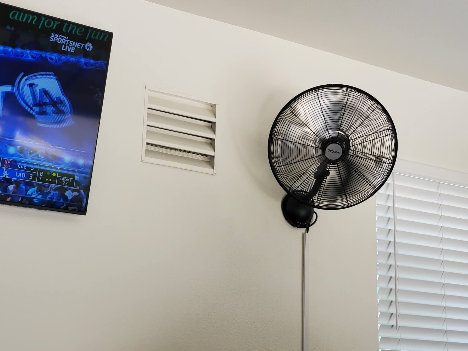 Hurricane Pro High Velocity Oscillating Wall Fan, 3 Speeds, Black, 20in customer photo 1