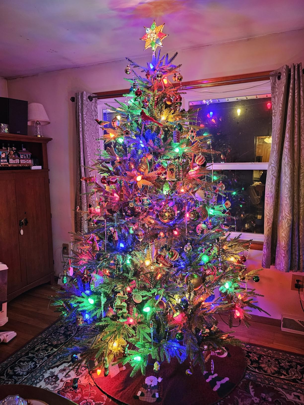 National Tree Company 7.5 ft Unlit Fraser Grande Artificial Christmas Tree, 3,719 Tips, Includes Stand, Green customer photo 1