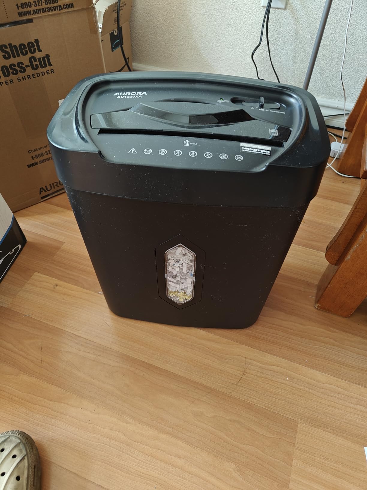 Aurora 12-Sheet Crosscut Paper and Credit Card Shredder with 5.2 gal Wastebasket customer photo 2
