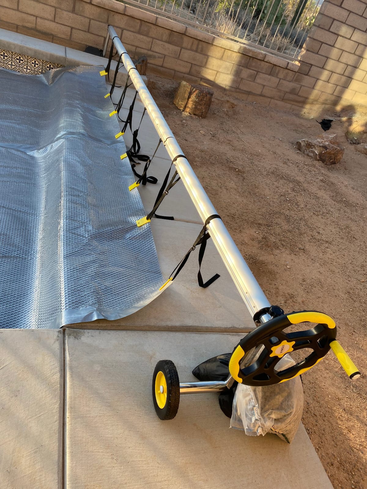 VINGLI 18FT Pool Cover Reel, Solar Cover Reel for Inground Swimming Pool | Aluminum Solar Swimming Inground Cover Blanket Reel, Adjustable Pool Cover Roller with Embedded Straps and Clips (Upgrade) customer photo 1