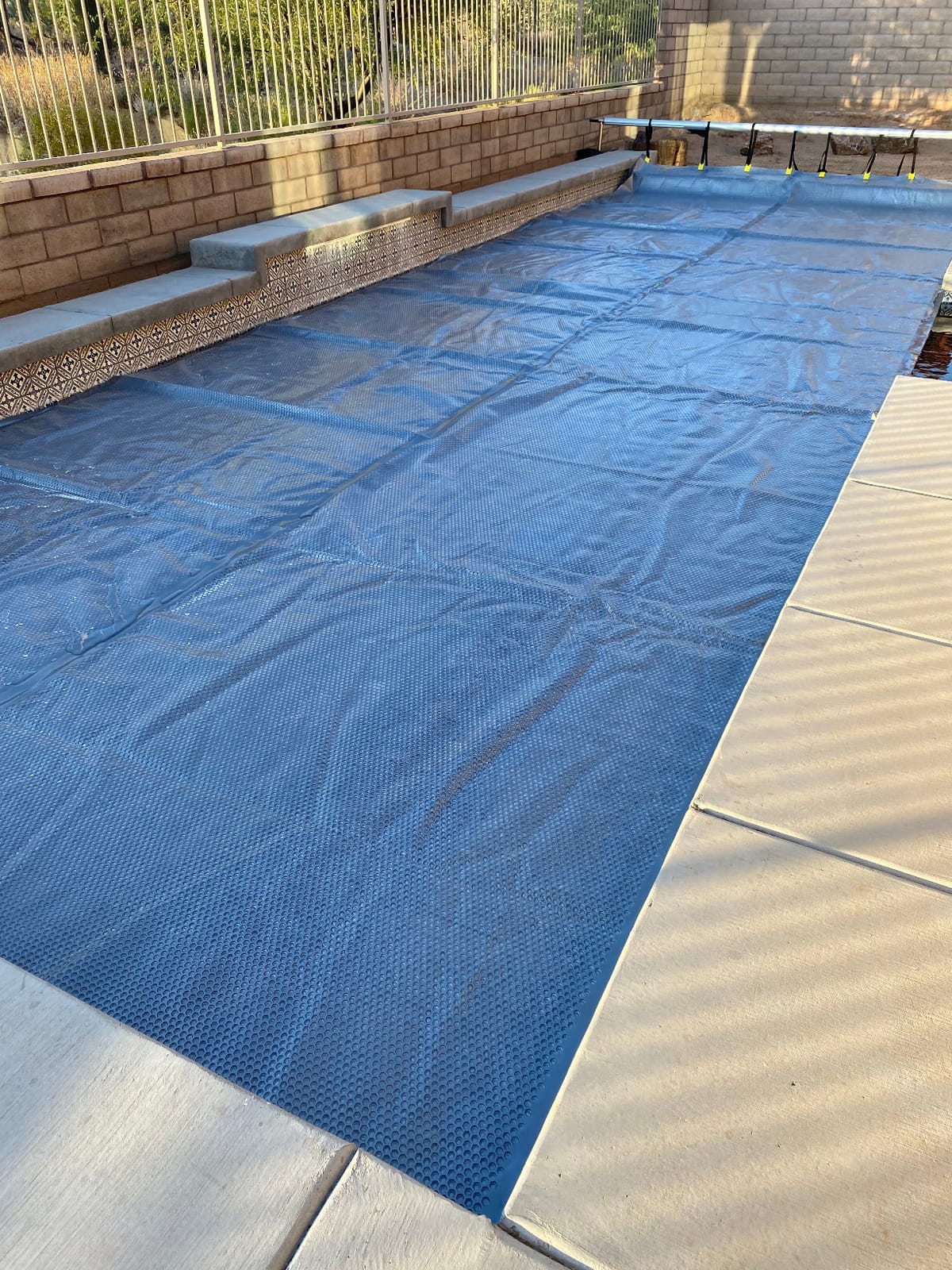 VINGLI 18FT Pool Cover Reel, Solar Cover Reel for Inground Swimming Pool | Aluminum Solar Swimming Inground Cover Blanket Reel, Adjustable Pool Cover Roller with Embedded Straps and Clips (Upgrade) customer photo 2