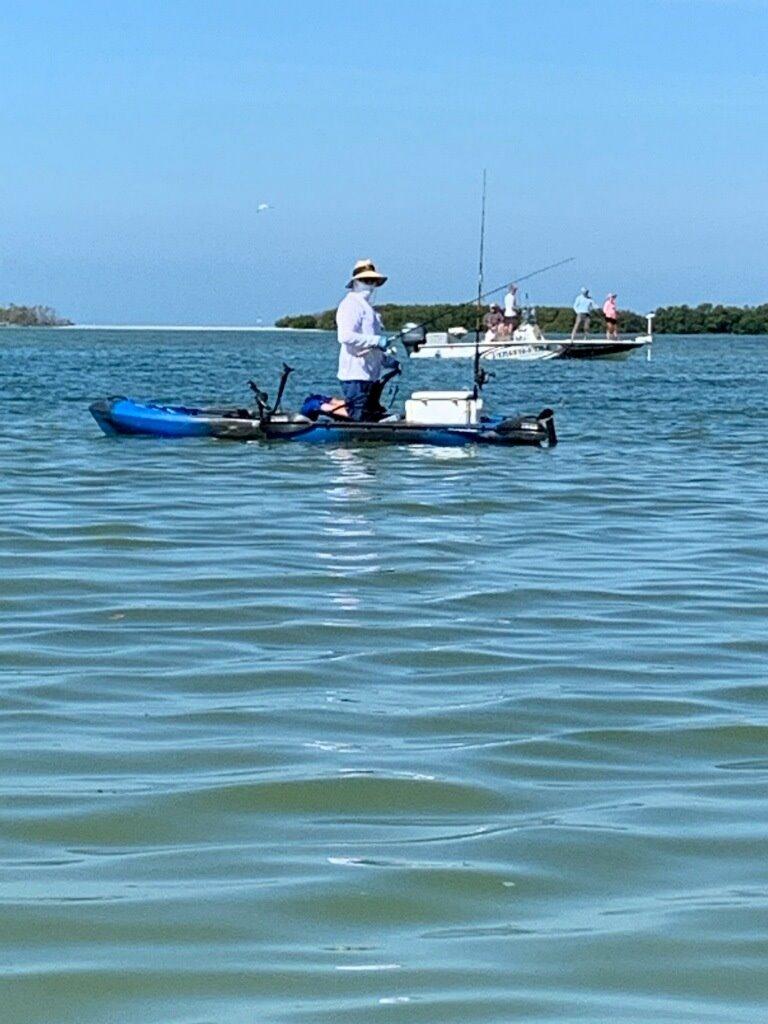 Engel 30qt Live Bait Cooler Box with 2nd Gen 2-Speed Portable Aerator Pump and 4 x Fishing Rod Holder Attachments. Fishing Bait Station and Minnow Bucket in LBC30-RH in White customer photo 2