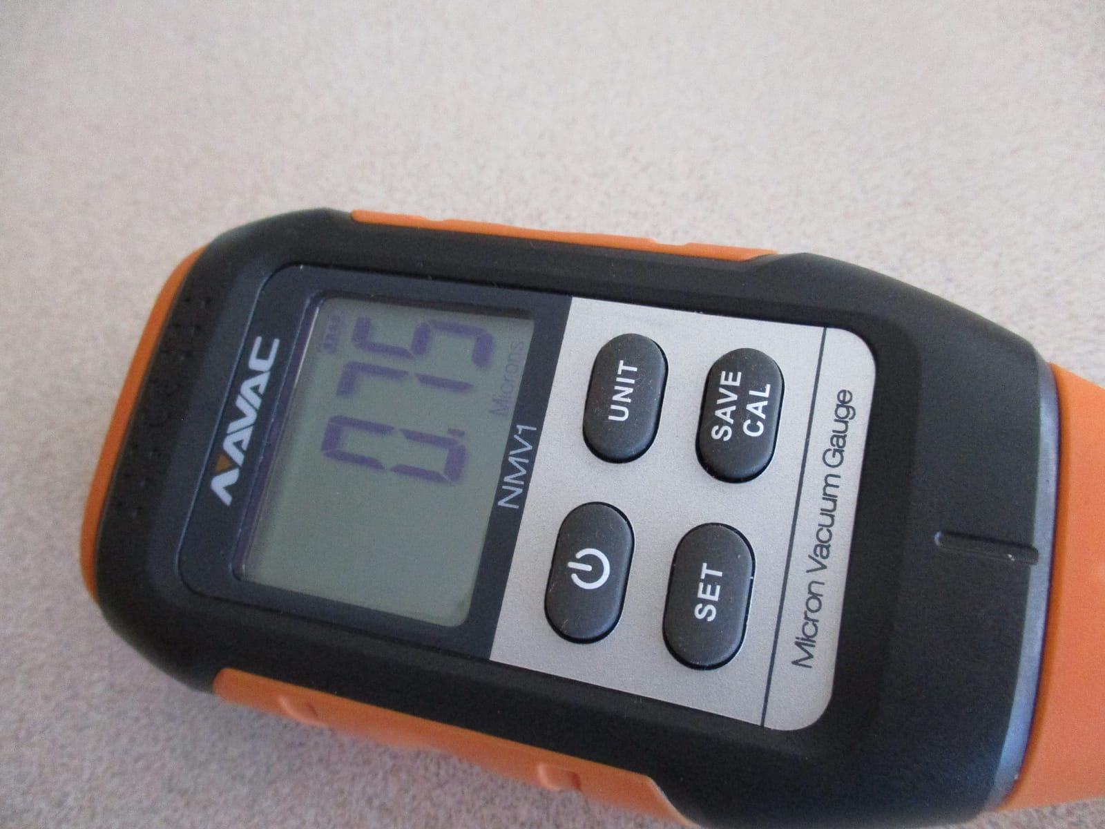 NAVAC NMV1 Micron Vacuum Gauge - Backlit Display, Leak & Level Alerts | Digital HVAC vacuum gauge provides micron readings with a large backlit display, level alarm and leakage warnings customer photo 1