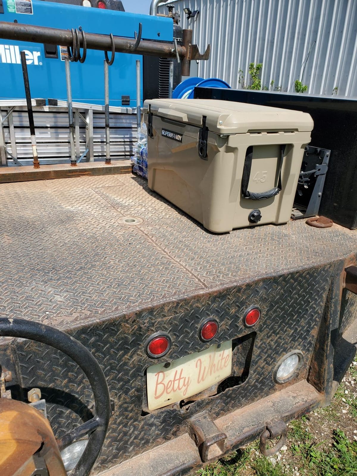 Landworks 45QT Rotomolded Cooler Holds 48 Cans, 5-10 Day Ice Retention customer photo 1