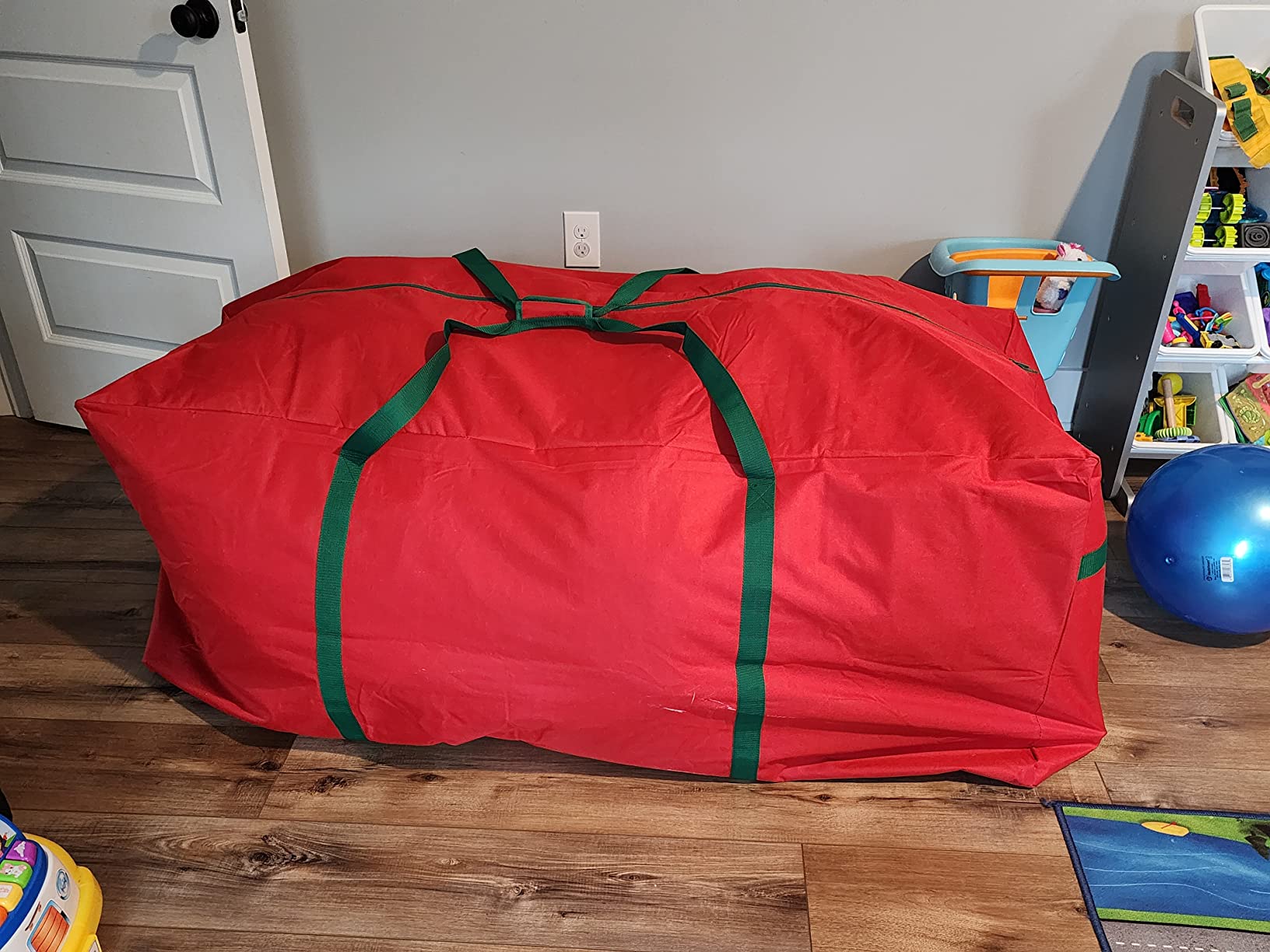 HOLDN' STORAGE Christmas Tree Bag Heavy Duty 600D Oxford - Christmas Tree Bags Storage Fits Up To 9Ft, Extra Wide, Waterproof Storage Bags with Reinforced Handles & Zipper - Red customer photo 1