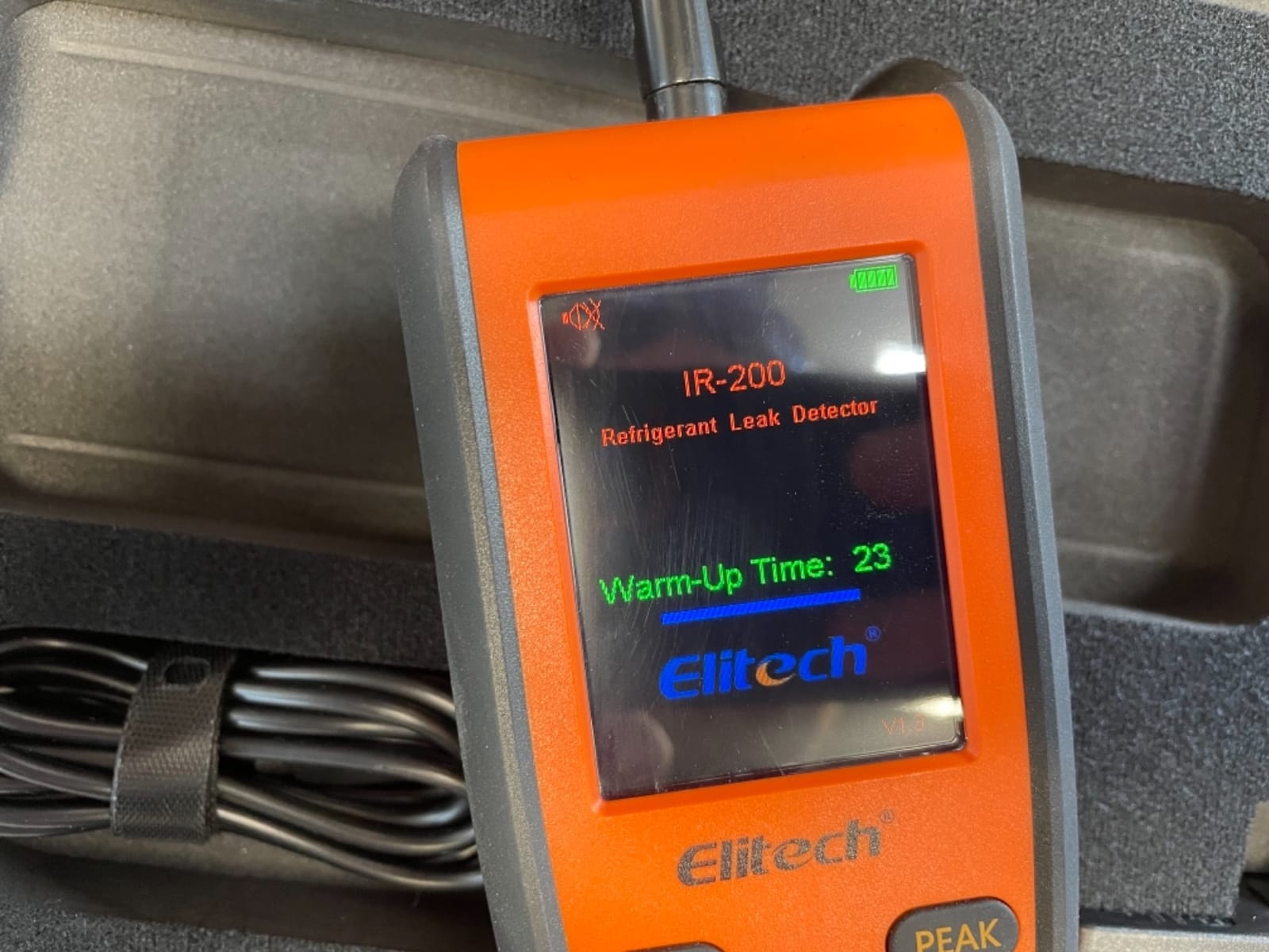 Elitech Refrigerant Leak Detector, Infrared & Heated Diode Sensors in 1 Unit, HVAC Halogen Gas Sniffer, Anti-Interference, IR-200 customer photo 2