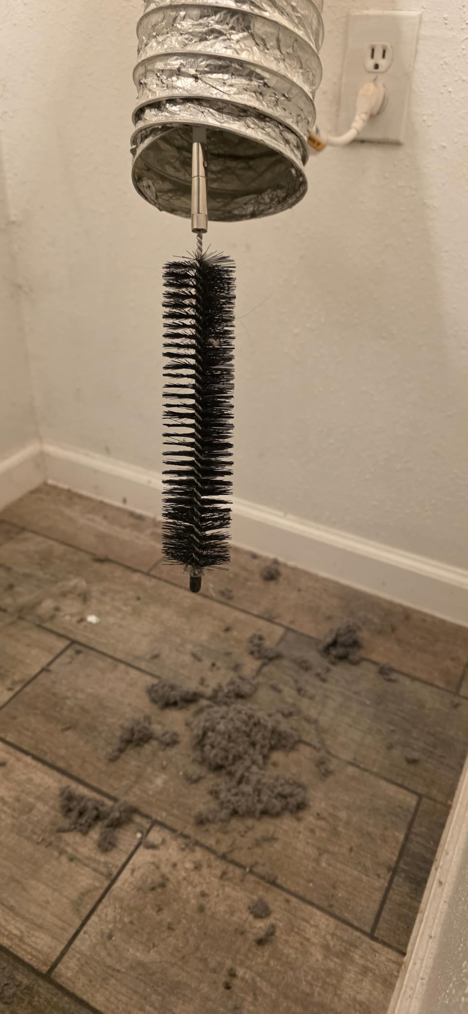 Holikme 40 Feet Dryer Vent Cleaner Kit, Flexible Lint Brush with Drill Attachment, Extends Up to 40 Feet for Easy Cleaning, Synthetic Brush Head customer photo 1