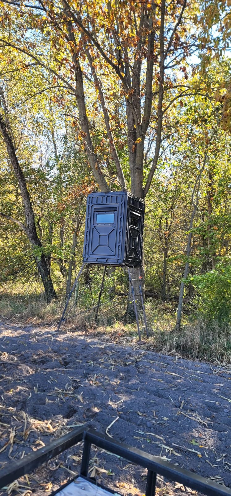 Guide Gear 6 Foot Tripod Hunting Tower Blind, 2-Man Stand Elevated, Hunting Gear Equipment Accessories, 4 by 4 customer photo 2