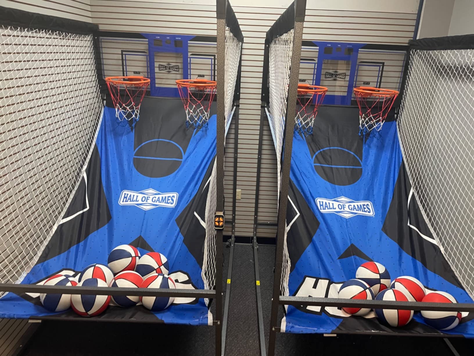 Hall of Games Premium Arcade Cage Basketball Game with Steel Frame and Polycarbonate Backboard customer photo 1