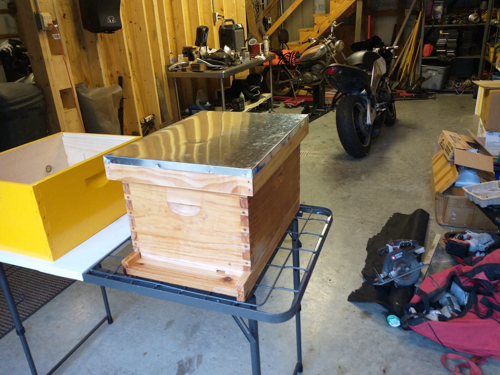 Beehive Starter Kit 8-Frame Bee Boxes and Frames Beehive Kit Wax Coated Bee Hives and Supplies Starter Kit Including Beekeeping Tools Kit with Beekeeping Veil customer photo 2
