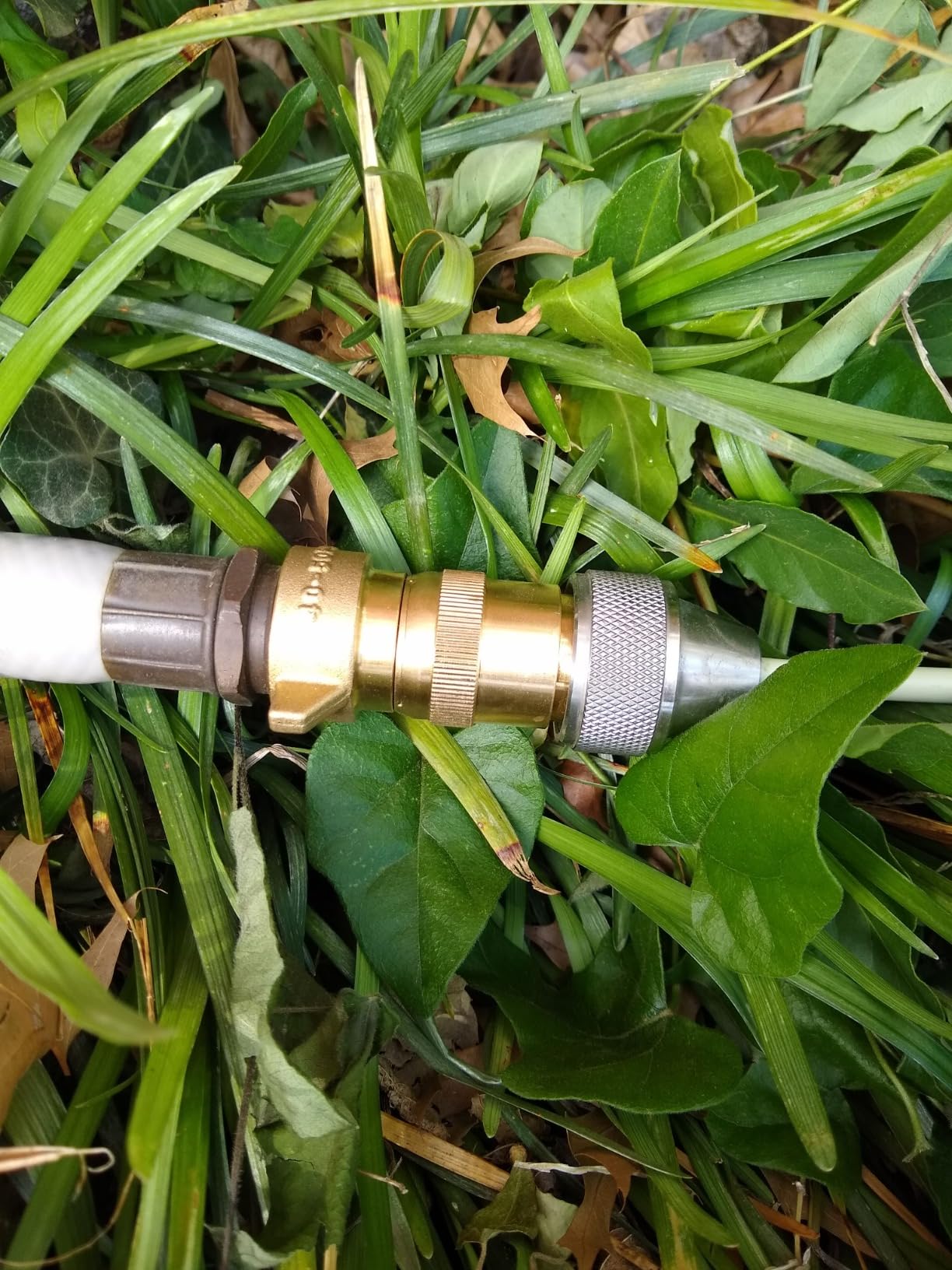 Hourleey Brass RV Water Pressure Regulator, Water Regulator for RV Camper with Filter Screen, Protector for Campers, Travel Trailers, RV Plumbing System, 40-50 PSI customer photo 2