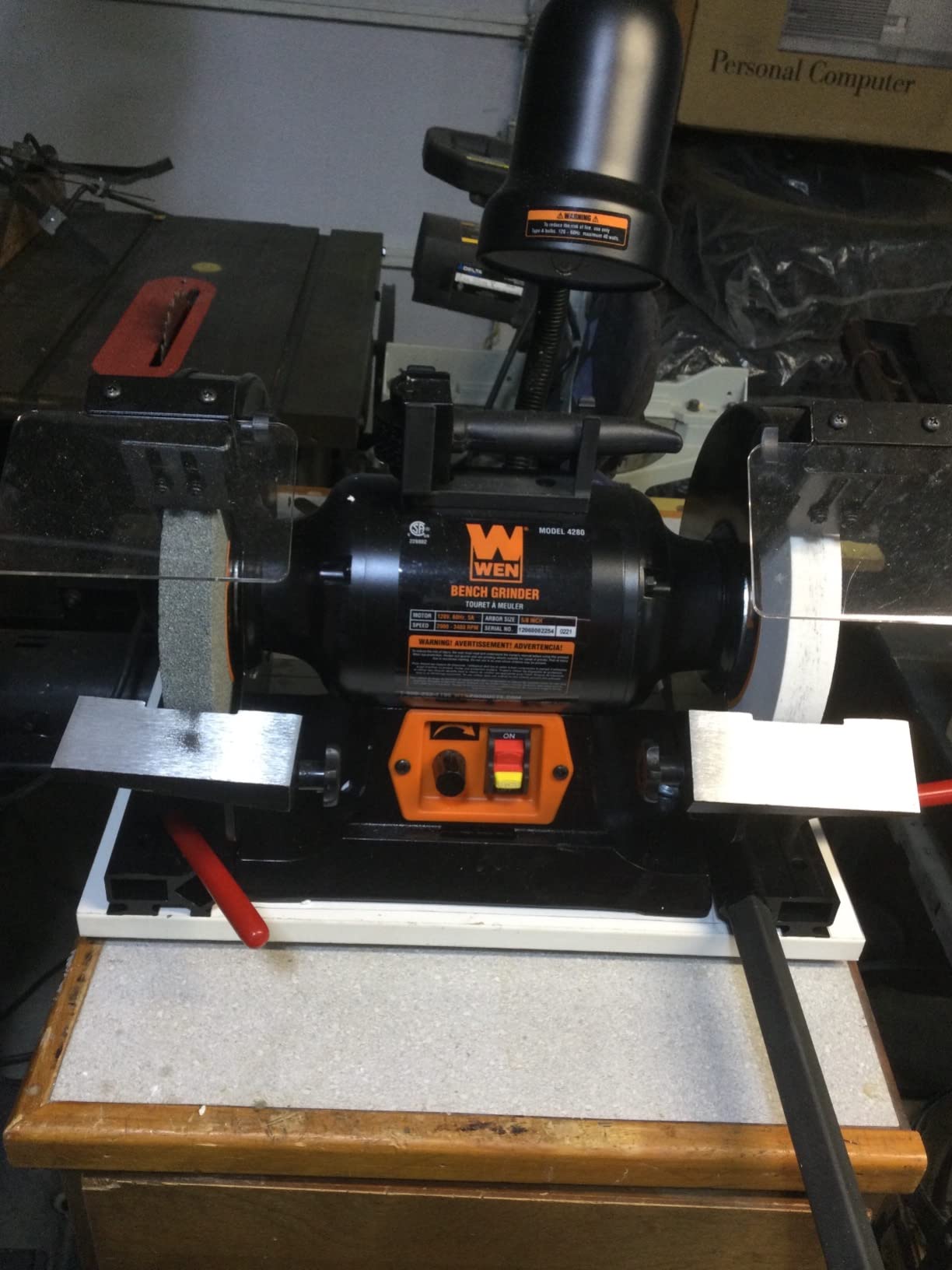 WEN BG4280 5-Amp 8-Inch Variable Speed Bench Grinder with Flexible Work Light, Black/Orange customer photo 2
