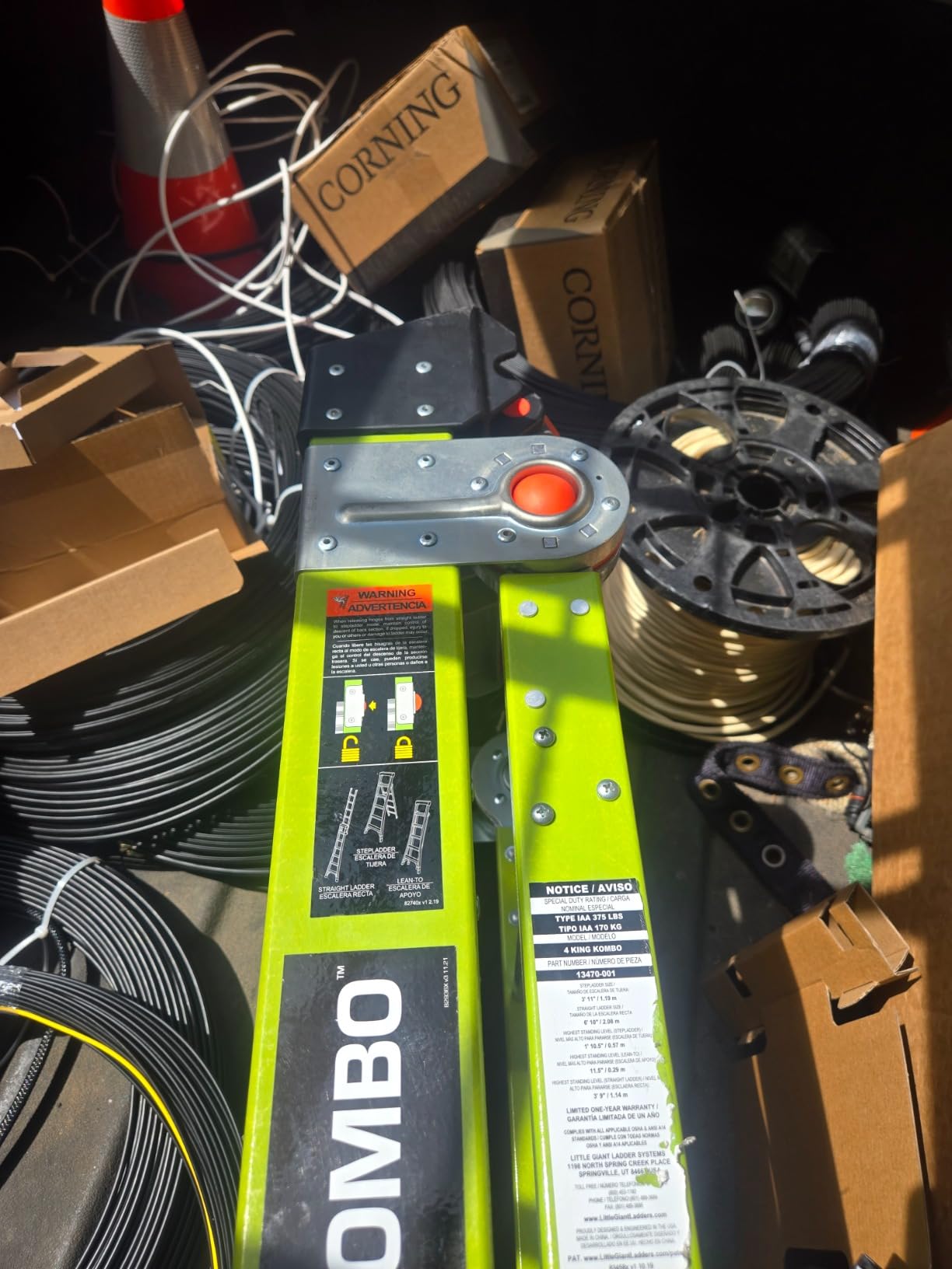 Little Giant King Kombo, 5 ft Fiberglass Multi-Position Ladder, 13905-001 | Pro Multi-Position Ladder, Step/Extension/Leaning Modes, Non-Conductive Fiberglass, Hi-Viz Green, 375 lbs. Weight Capacity customer photo 2