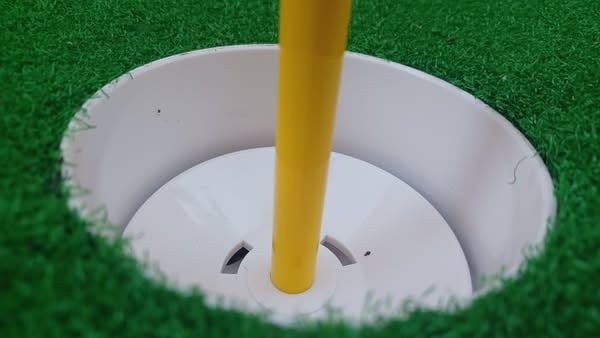 Chriiena Golf Putting Green, Large Practice Putting Mat with Movable Cup and Slope Pad customer photo 2