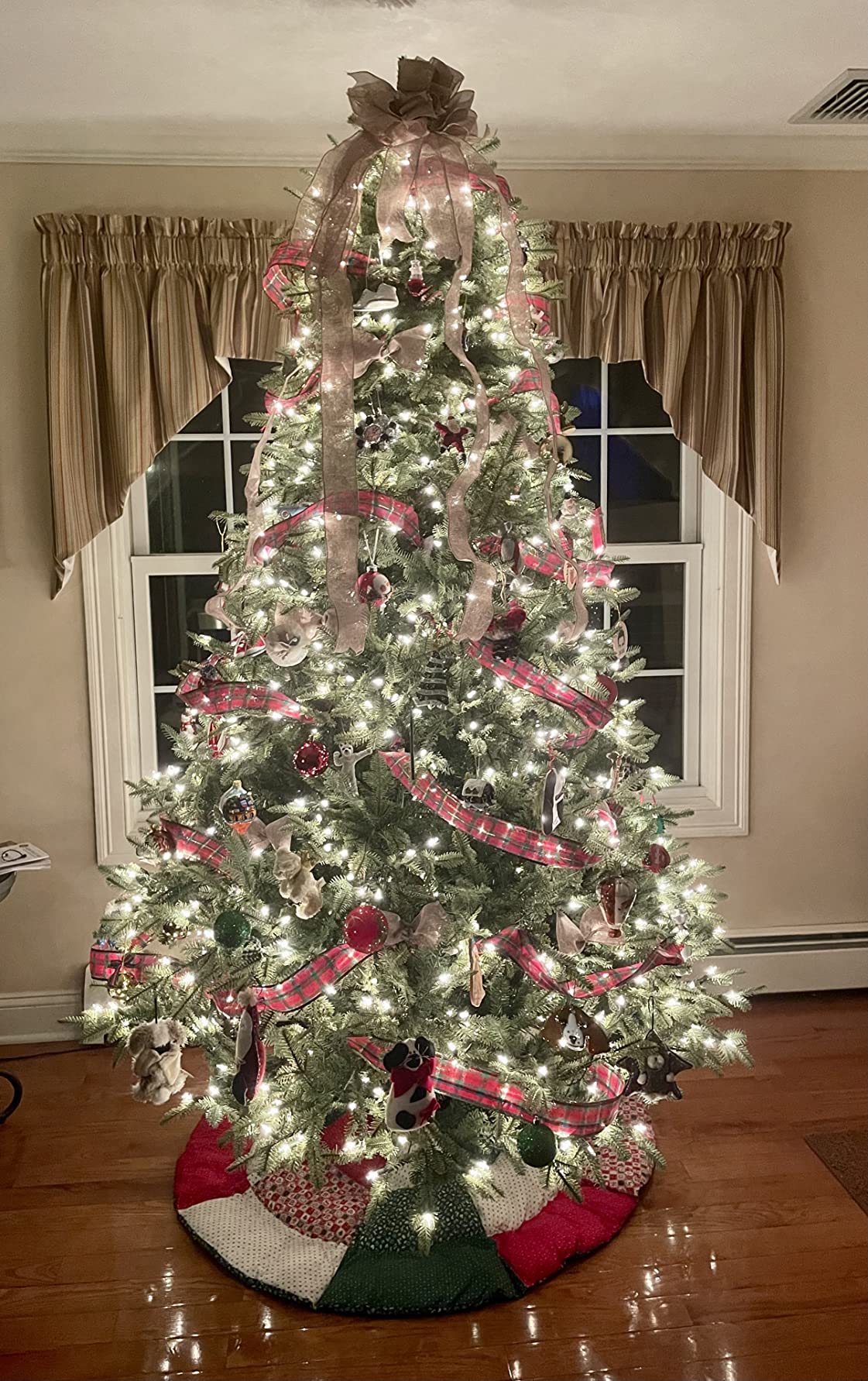 Balsam Hill BH Balsam Fir Full Tree - Realistic Artificial Christmas Tree with Premium Stand & Easy Assembly for Indoor Holiday Decorating, Clear, 7.5ft customer photo 1