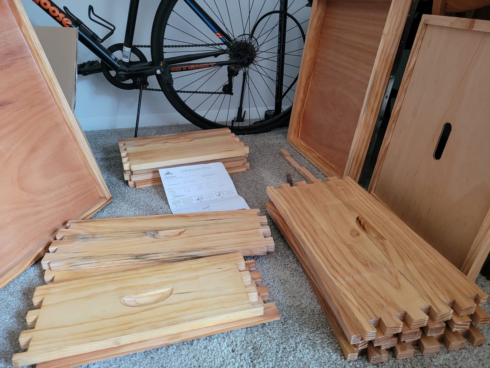 Honey Lake 10 Frame Bee Hives Boxes Starter Kit and Bee Keeping Supplies-All Beginners Kit, Bee Hive Kit with Beekeeping Tool Kit Includes Bee Smoker Beekeeper Veil Hat customer photo 1